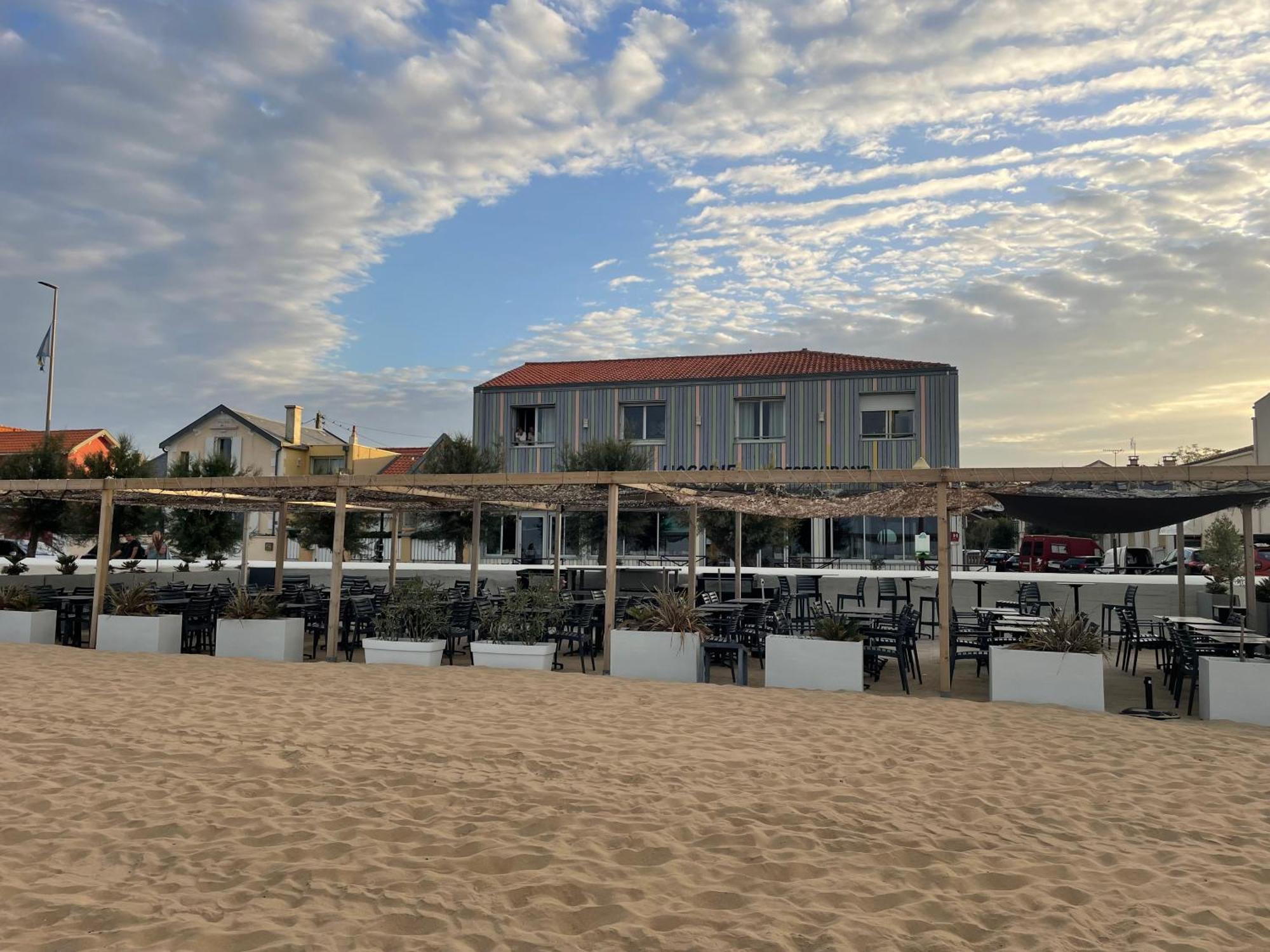 Acadie Saint Victor - Hotel Restaurant - Face Mer - Chatelaillon Plage 外观 照片