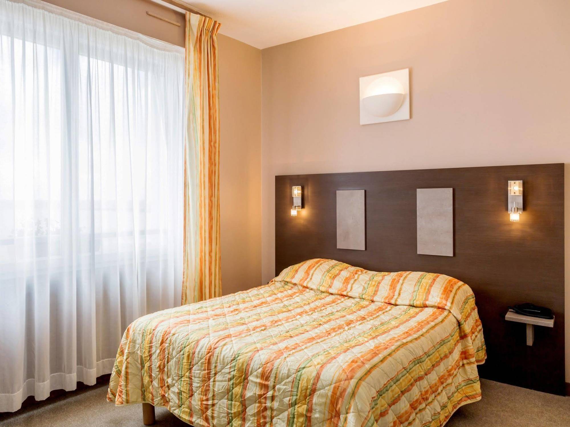Acadie Saint Victor - Hotel Restaurant - Face Mer - Chatelaillon Plage 外观 照片